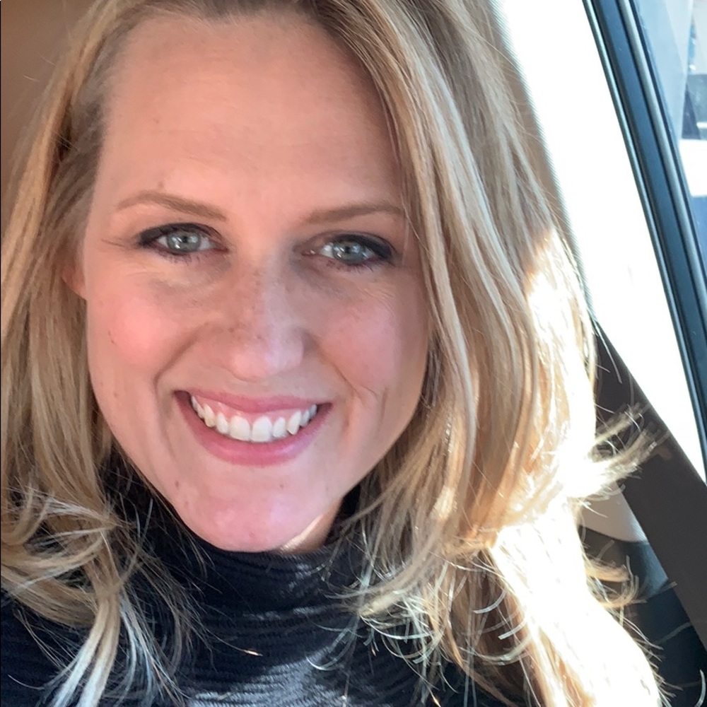 Meet your Posher, Holly